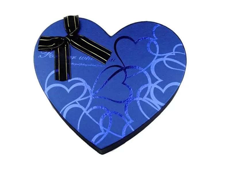 Heart-Shapped-Boxes-2