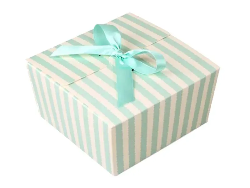 Square-White-Cookie-Boxes-4