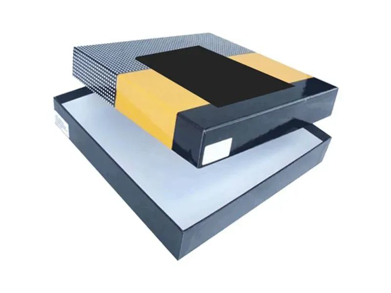 Window-Apparel-Boxes-5