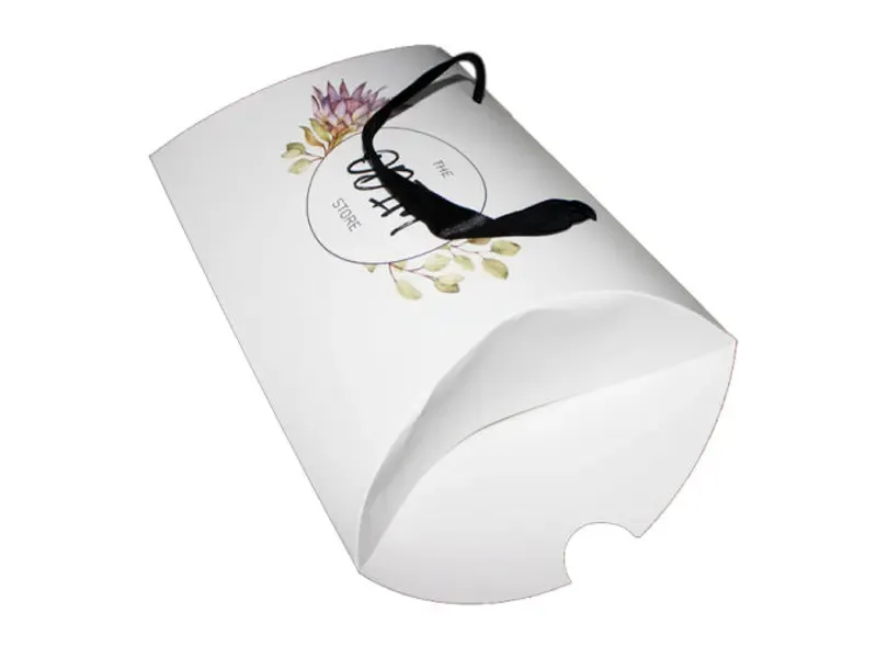 ribbon-handle-pillow-boxes-3