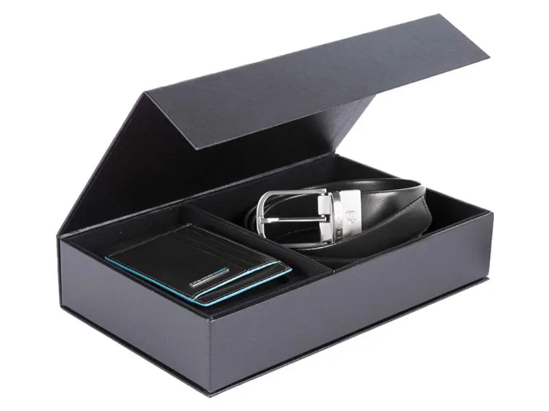 Custom belt subscription box packaging brand promoting mailers at